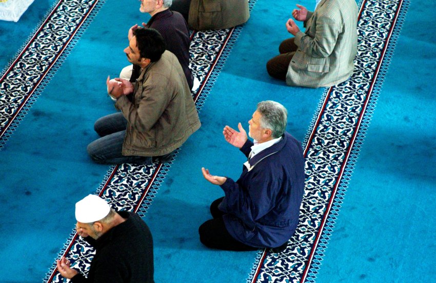 함부르크에서는 이슬람 종교의 휴일 인정.jpg