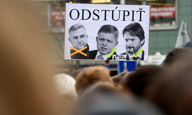유럽2-슬로바키아인들, 부패한 정부에 맞서 시위 가디언지.jpg