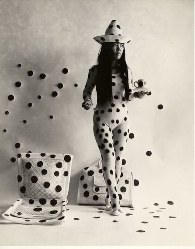 6Yayoi Kusama in 'Performance Self-Obliteration by Dots,' 1968.jpg