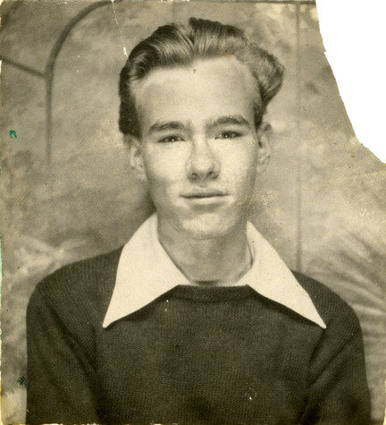 Young Andy Warhol.jpg