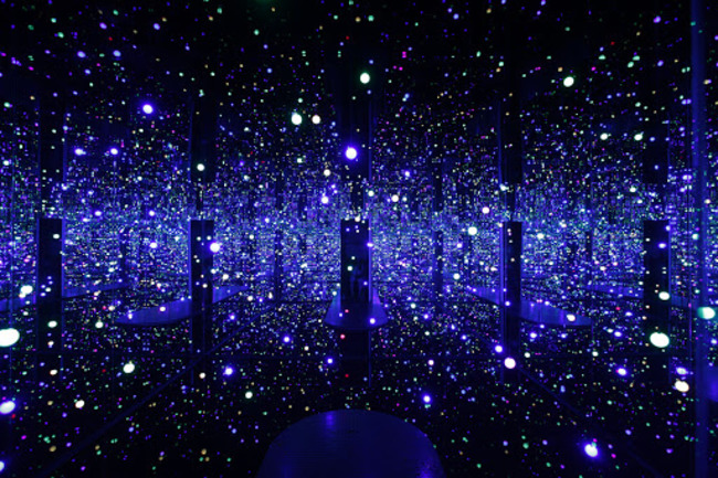 9Yayoi Kusama, Infinity Mirrored Room-Gleaming Lights of the Souls, 2008.jpg