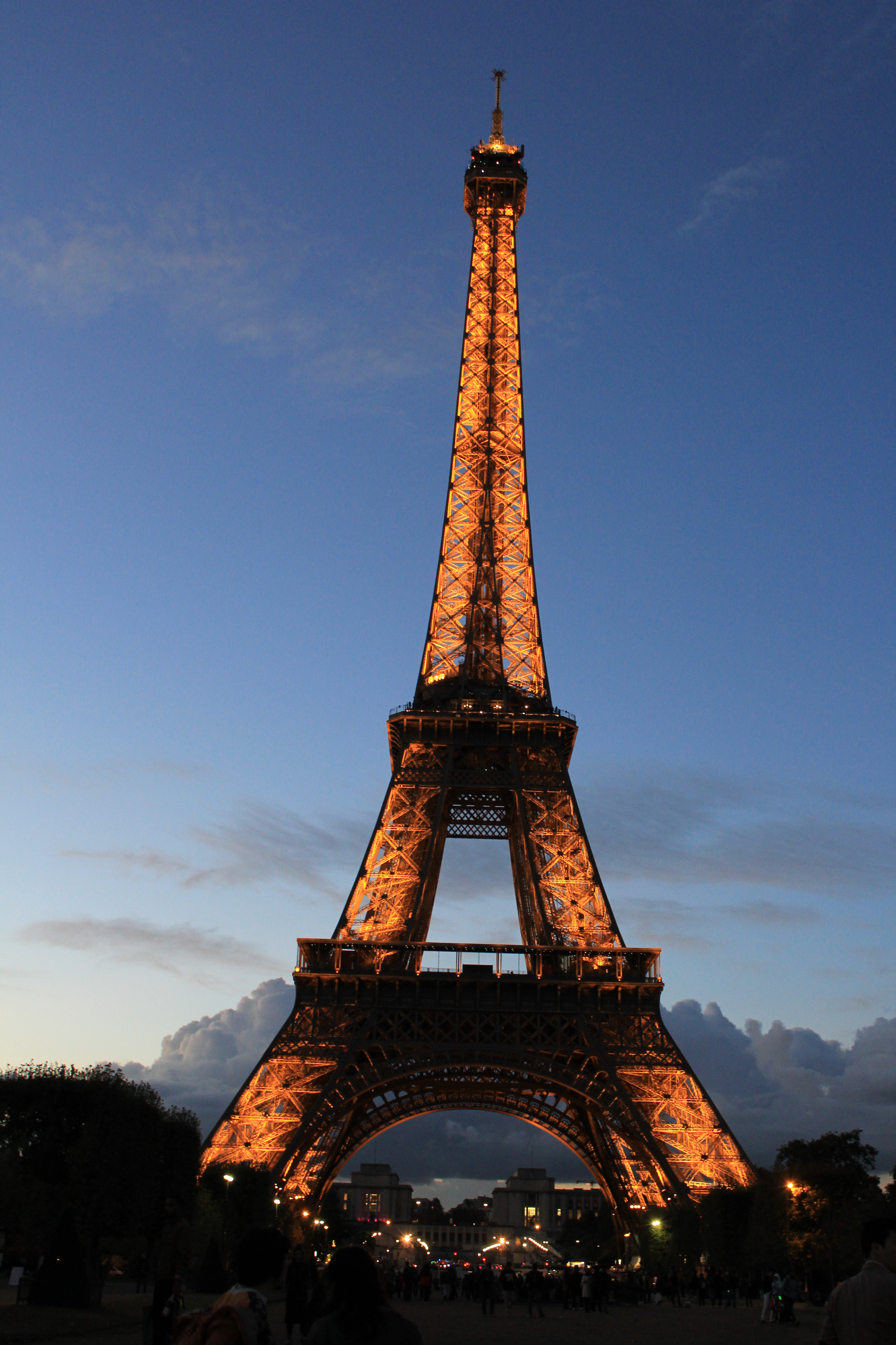 에펠탑 야경 (3) 회전.jpg