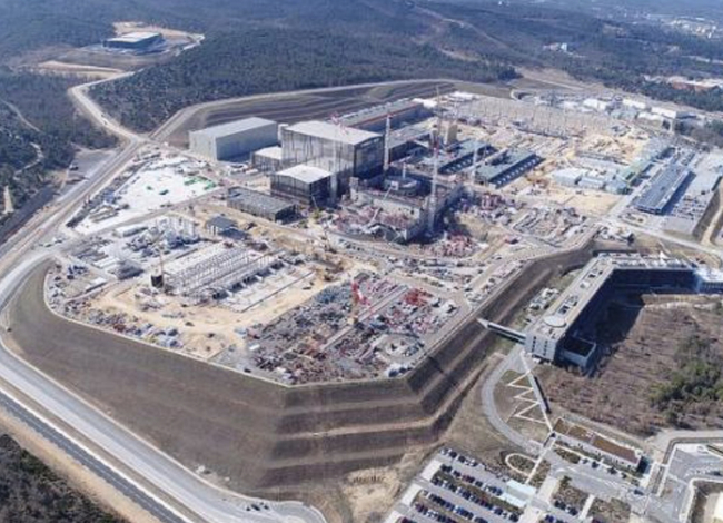 남 프랑스 카다라쉬 Cadarache 에 위치한 ITER(국제핵융합실험로).jpg